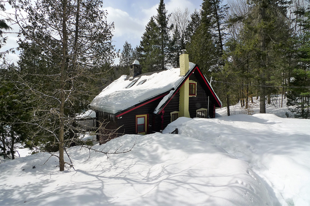 cozy-cottage-winter