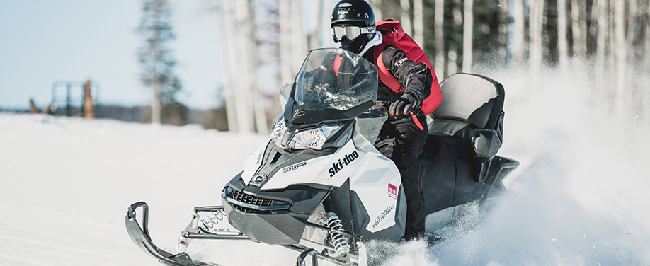 Winter Activity Laurentians_Snowmobiling